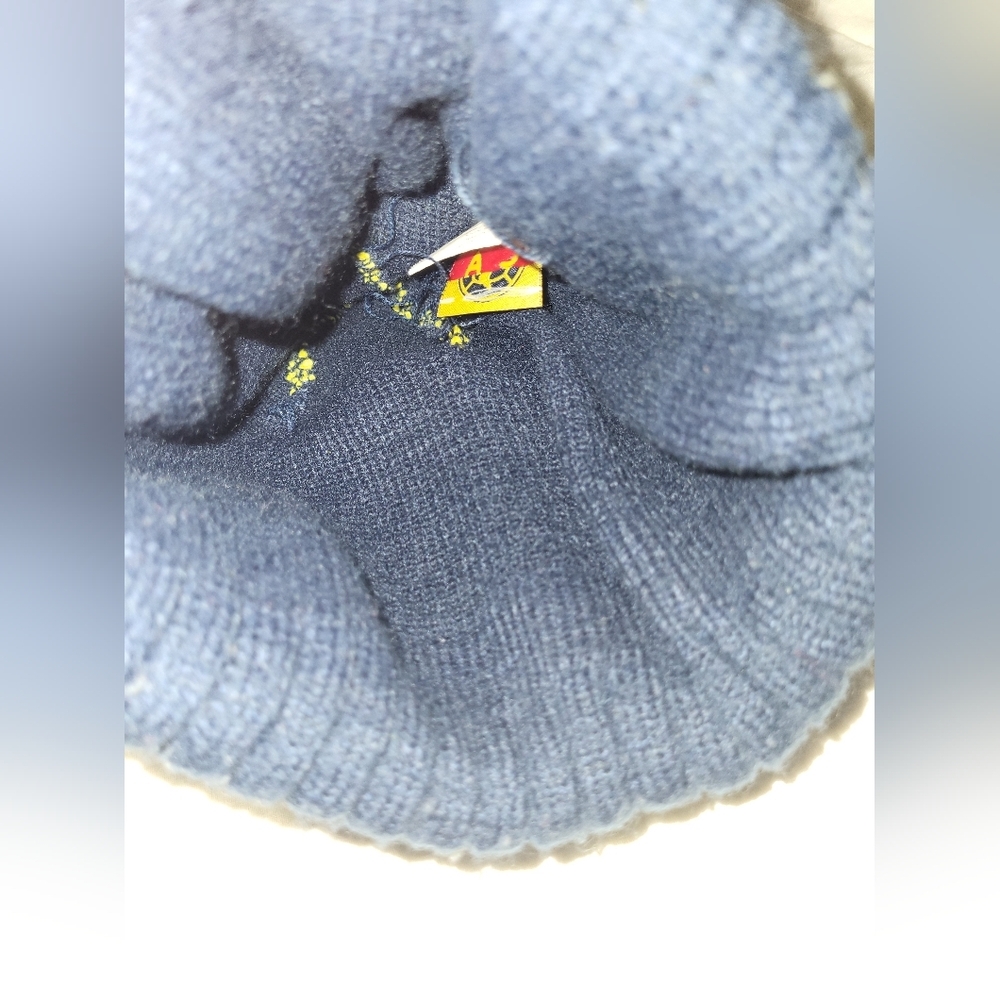 Club America Pom-Pom Beanie - Picture 3 of 3